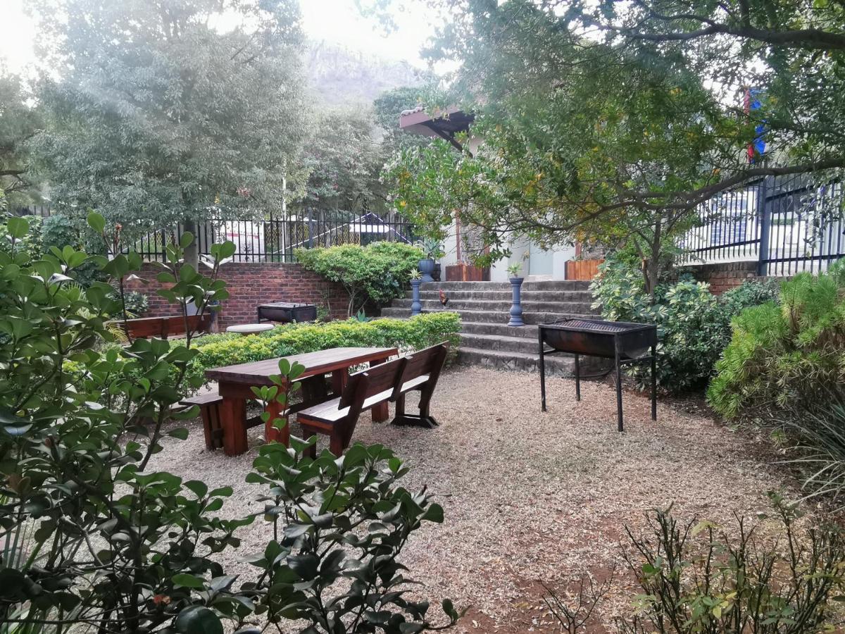 Sun Deck Lodge Hartbeespoort Exterior photo