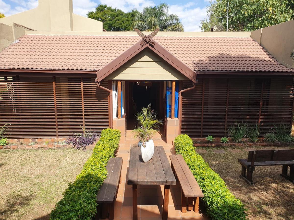 Sun Deck Lodge Hartbeespoort Exterior photo