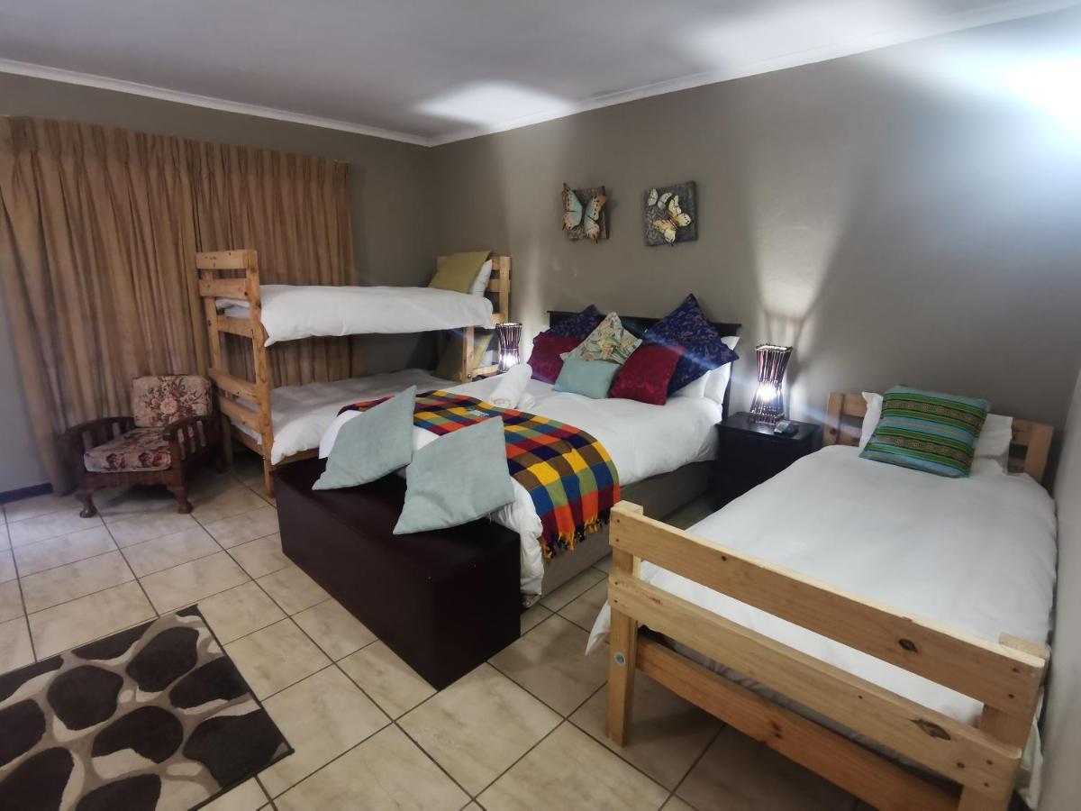 Sun Deck Lodge Hartbeespoort Exterior photo